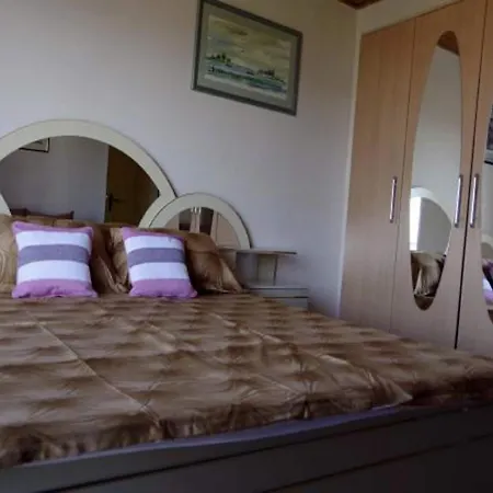 One Bedroom With Balcony 2 Apartment *