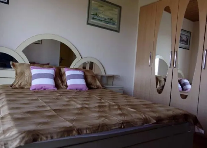 One Bedroom With Balcony 2 شقة *
